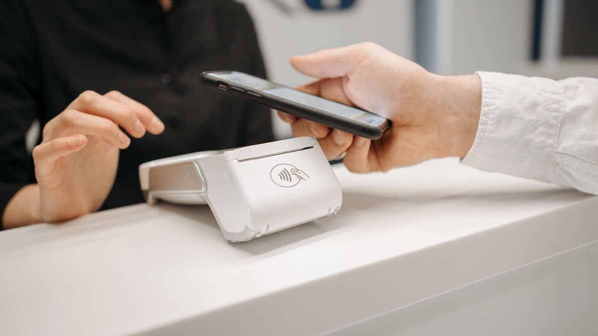 Mtu akilipia domain kwa pesa za simu (mobile money) nchini Tanzania